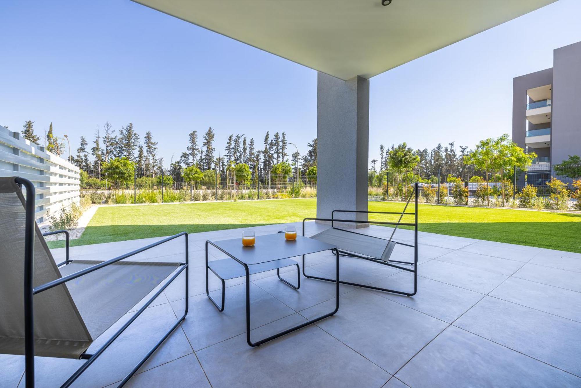 Sunset Gardens Apartment Limassol Ngoại thất bức ảnh
