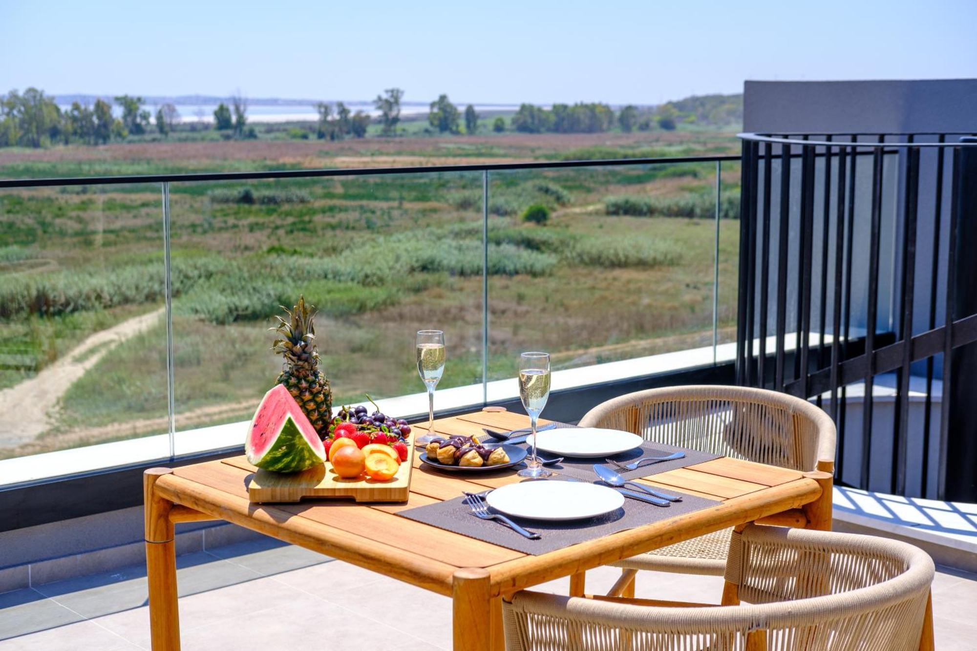 Sunset Gardens Apartment Limassol Ngoại thất bức ảnh